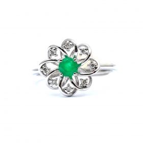 White gold ring with diamond 0.07 ct and emerald 0.26 ct