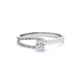 White gold engagement ring with diamonds 0.35 ct
