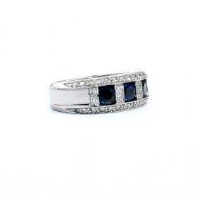 White gold ring with diamonds 0.52 ct and sapphyre 1.04 ct